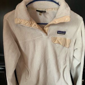 Patagonia sz medium women’s Re-Tool pullover cream
